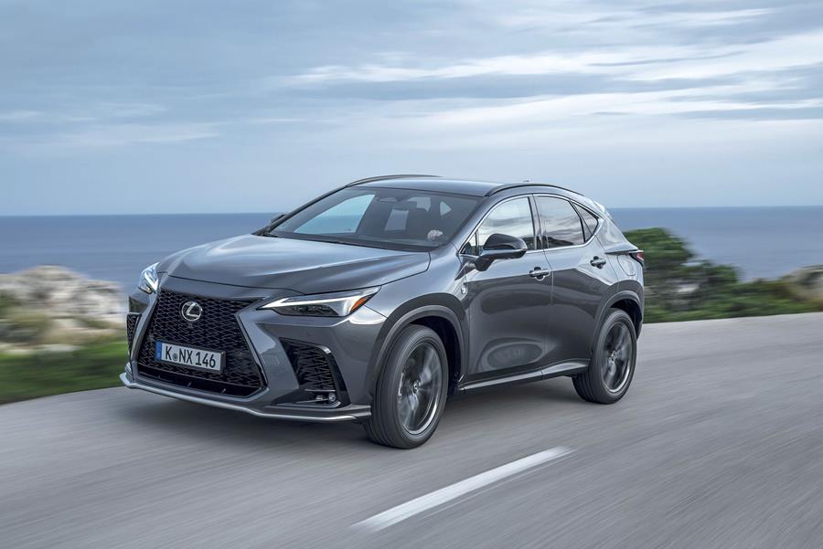 Rijtest Lexus NX 450h+ 12