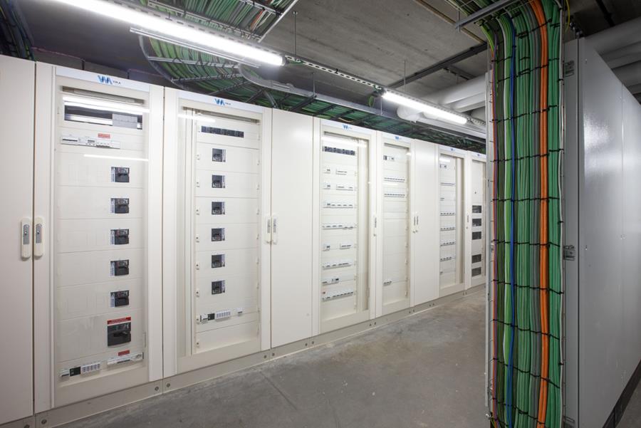 VMA ging aan de slag met haar expertise over industriële automatisering en ontwikkelde een totaaloplossing voor technieken. Deze omvat niet alleen de uitwerking van elektrische en HVAC-installaties, maar ook de integratie, de automatisering en de sturing via een gebouwbeheersysteem. ©Philippe Van Gelooven