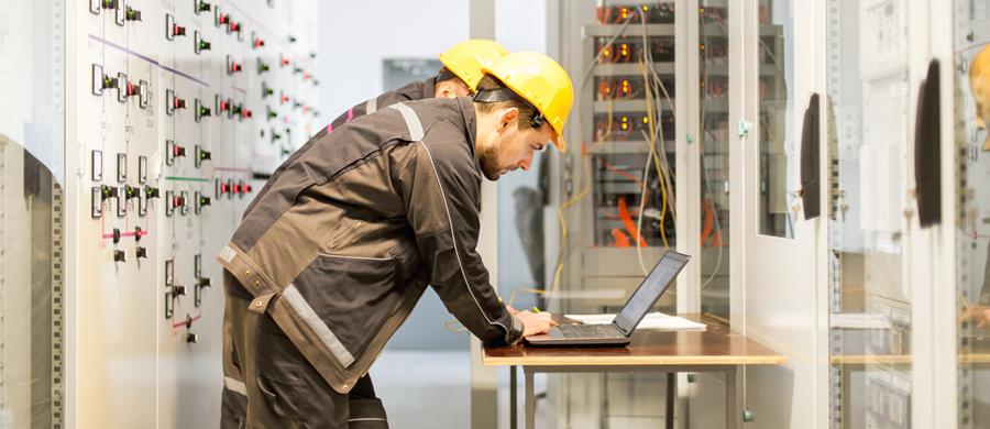 Wanneer de operator het AIalgoritme ook nog eens voedt met informatie over de uitgevoerde interventies, zal het model daarna niet alleen het probleem kunnen voorspellen, maar eveneens een oplossing aan de operator kunnen formuleren of bepaalde euvels zelfs zelfstandig verhelpen.”