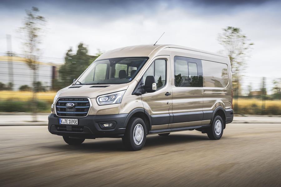 Befaamde Ford-bestelwagens onder stroom