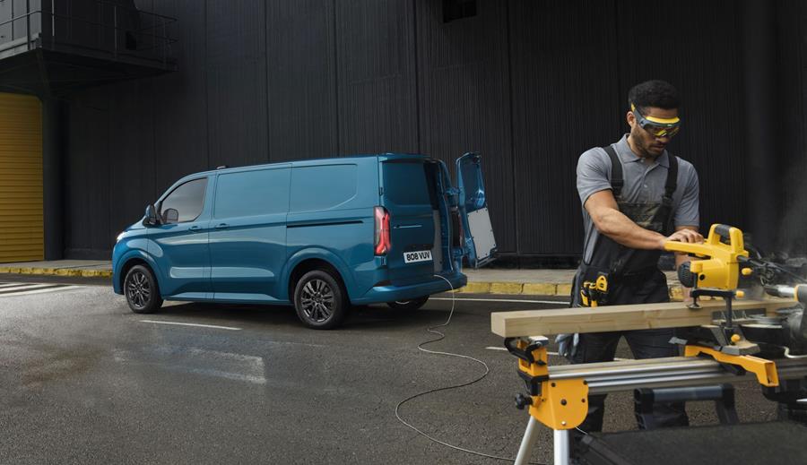 Met Pro Power Onboard, E-Transit wordt een stroomleverancier