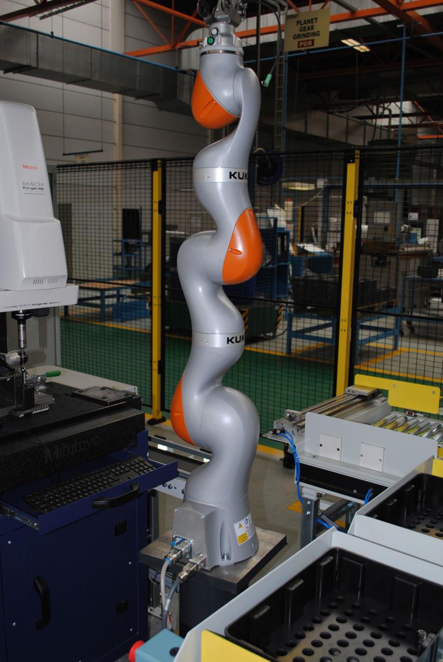 L'ensemble de mesure est compos&eacute; d'un cobot Kuka et d'une Kogame de Mitutoyo